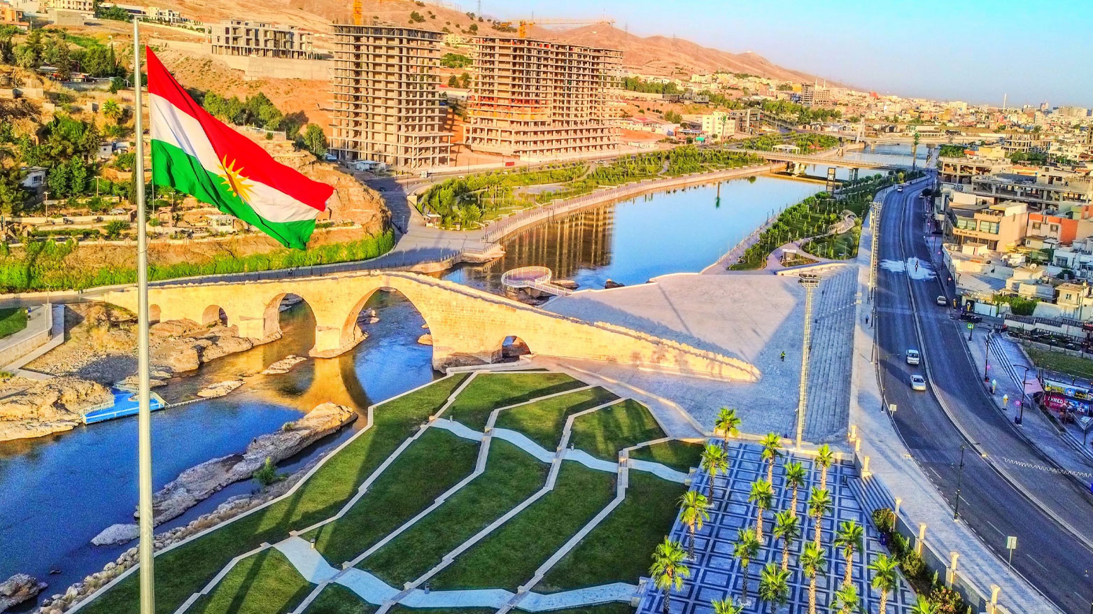 إدارة “زاخو” المستقلة تشترط اللغة الكوردية على لافتات المحال التجارية للحصول على رخصة العمل