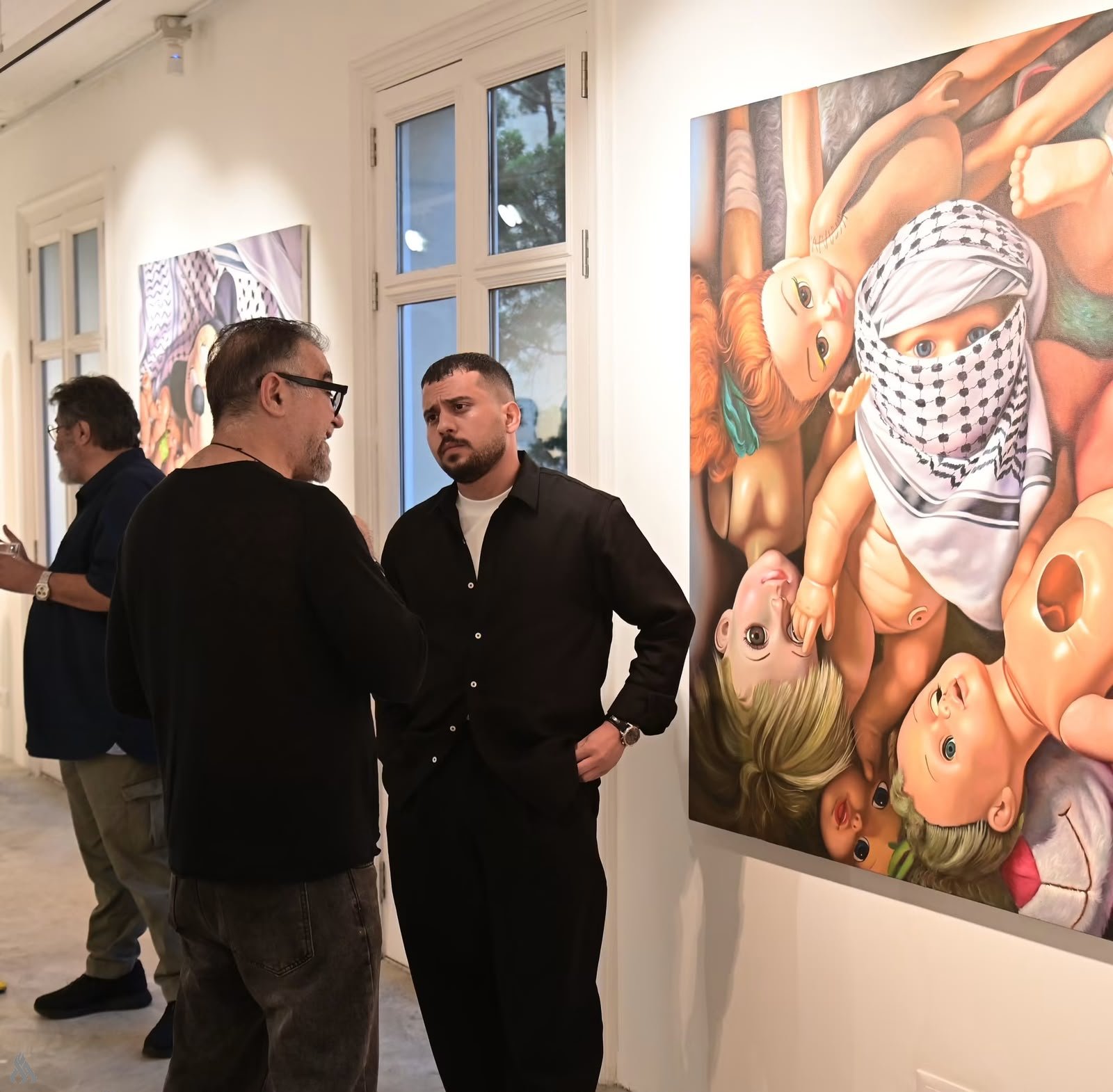 الطفولة والحرب والأطراف الاصطناعية.. محمد سهيل يرسم لغة للتعاطف في
