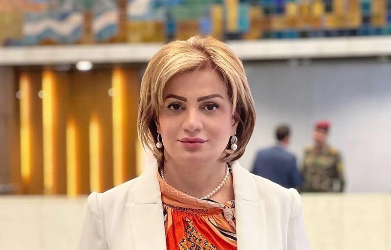 وزيرة الثقافة وكالة تنفي إلغاء منحة الصحفيين والفنانين: نعمل على تأمين السيولة