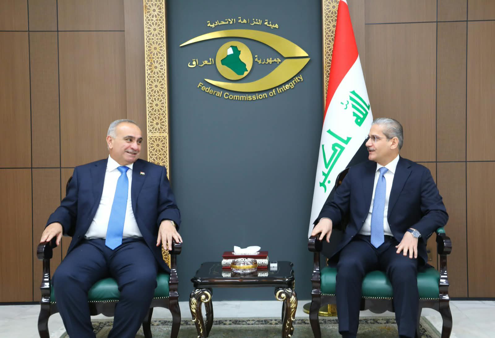 هيئتا النزاهة والاستثمار تبحثان تعزيز بيئة الاعمال وحماية المستثمرين من الفساد والابتزاز