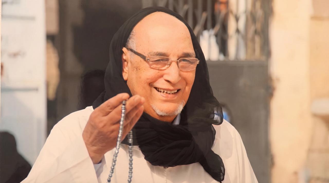 الملك ينعى الشيخ لارباس ماء العينين ويستحضر عطاءه العلمي ودفاعه عن الوحدة الترابية