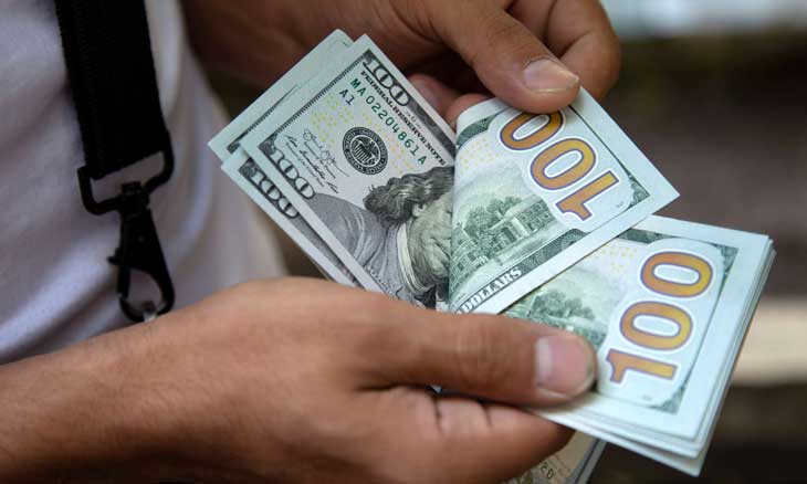 قفزة بأسعار صرف الدولار مقابل الدينار العراقي مع الاغلاق