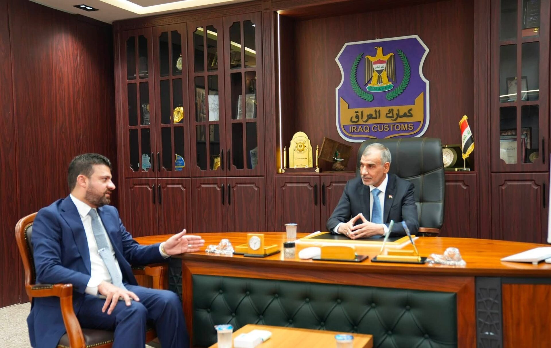 المالية توجه بتسريع الإجراءات الكمركية ومعالجة حالات الزخم
