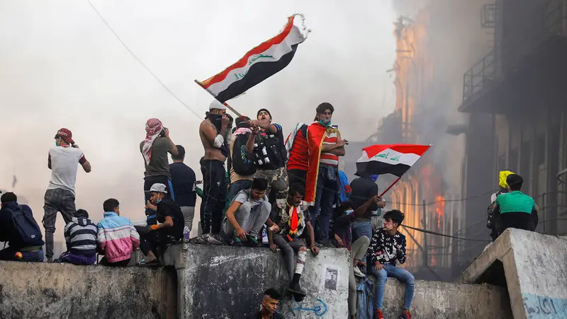 عودة لتشرين: تحرير المستقبل من تهديد الماضي.. مقال الدكتور هشام داود