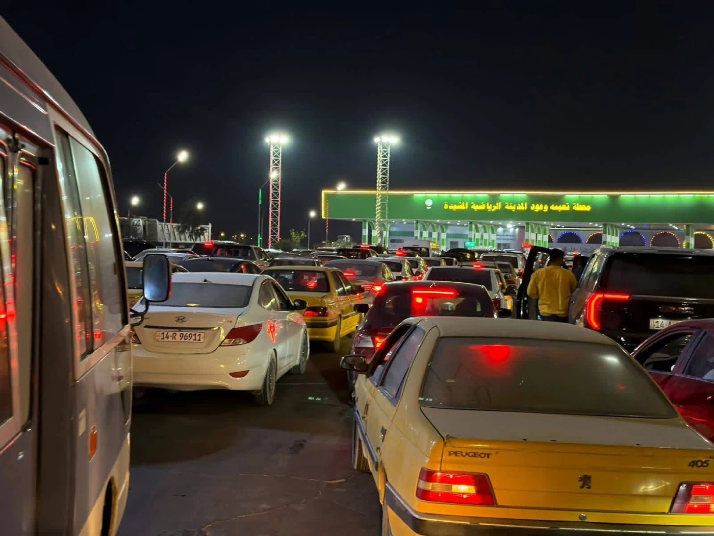 لحل أزمة البنزين.. النفط تعلن قرب تشغيل وحدة التكسير بمصفى كربلاء لإنتاج 5 ملايين لتر يومياً