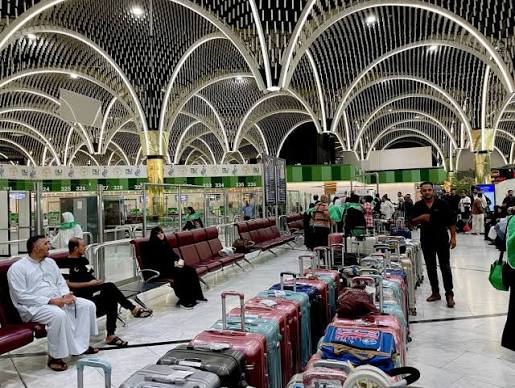 النقل تؤكد استقرار الأجواء العراقية وتستبعد إغلاقها وتستحدث 9 وجهات دولية جديدة