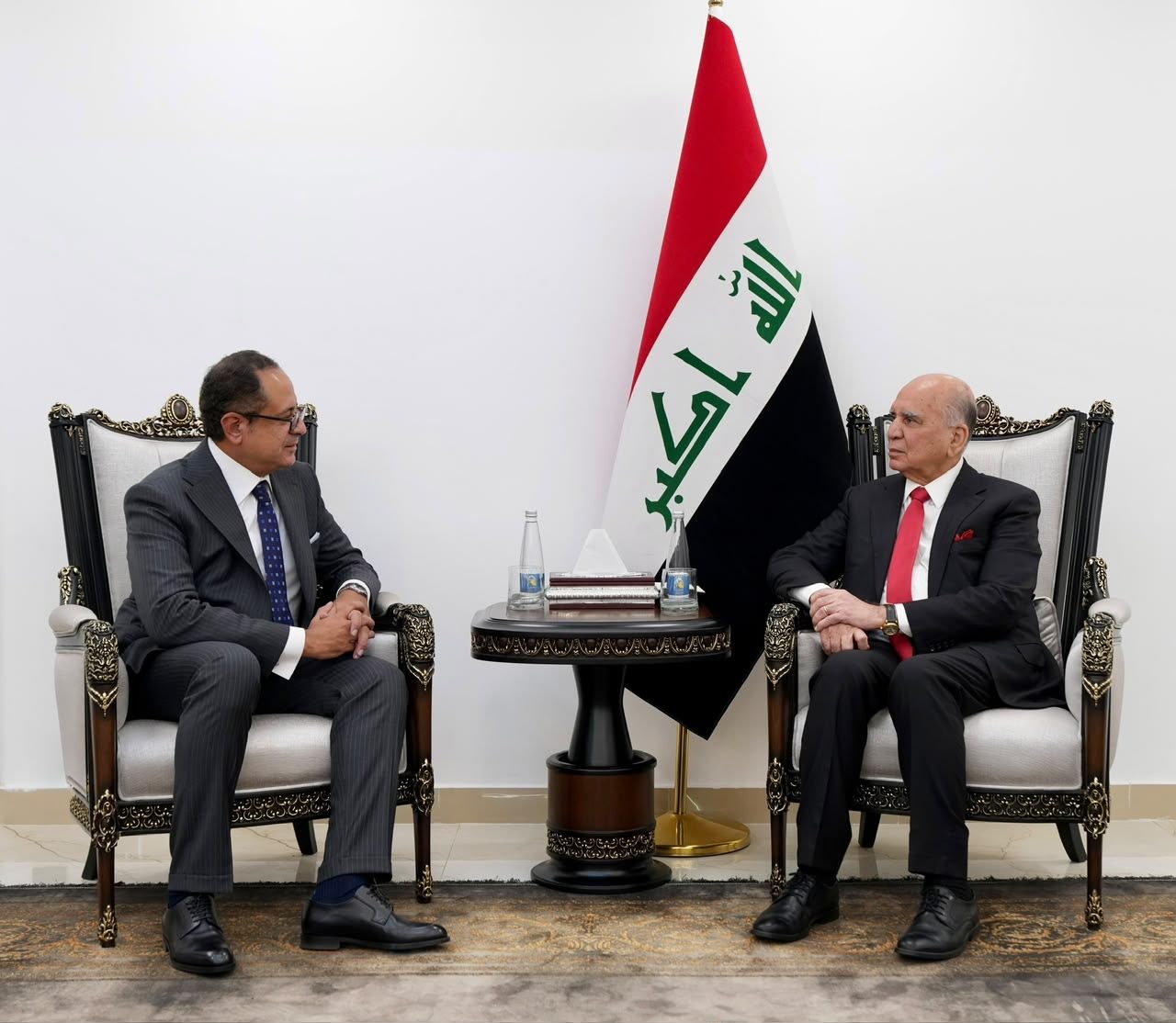 وزير الخارجية يتسلم نسخة من اوراق اعتماد سفير مصر الجديد لدى العراق
