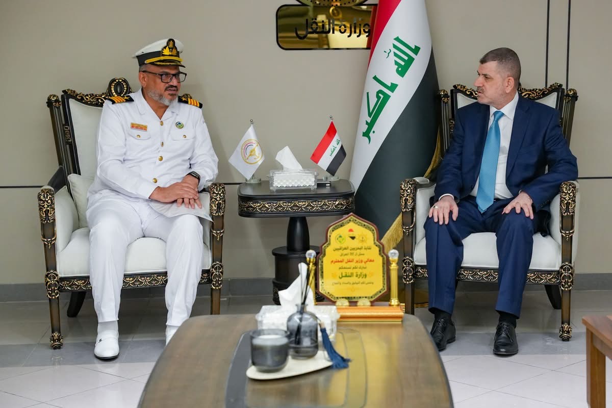 وزير النقل يؤكد لنقابة البحريين أهمية التكاتف لتعزيز الاقتصاد الوطني