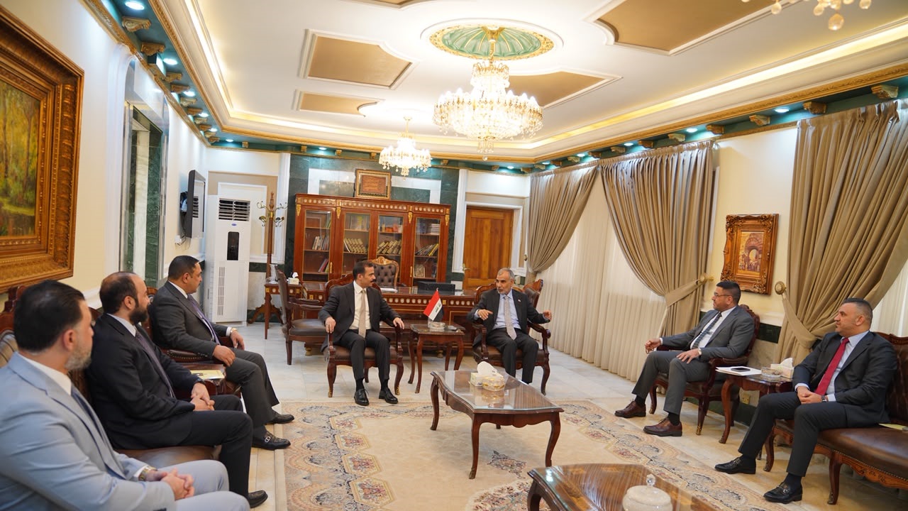 الهيئة القيادية لتحالف العزم ووزير المالية يبحثان الملفات ذات الاهتمام المشترك
