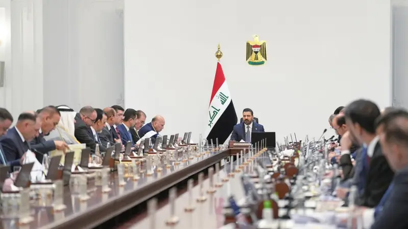 برئاسة الزيدي.. إقرار خطط لإنشاء 15 مدينة استثمارية وشمول عمال القطاع الخاص بمشروع قطع الأراضي