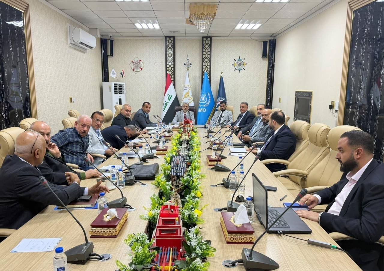 النقل تبحث تطوير الصناعات البحرية وافتتاح خطوط إنتاج جديدة