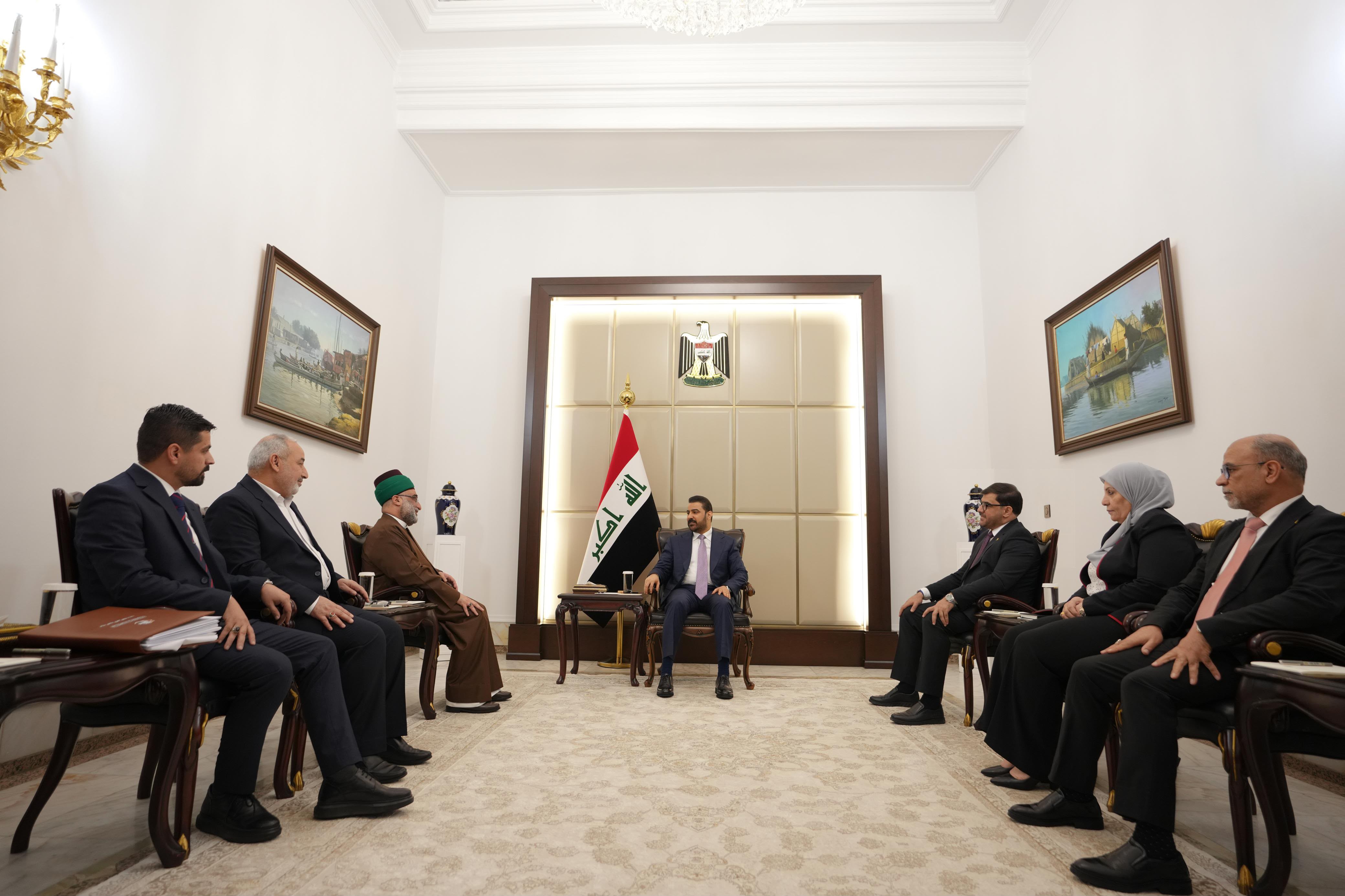 الزيدي يثمن الدور الإنساني والخدمي الذي تضطلع به العتبات المقدسة في استقبال حشود الزائرين من داخل العراق وخارجه