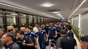 وفد نادي استقلال الإيراني يصل إلى مطار البصرة الدولي