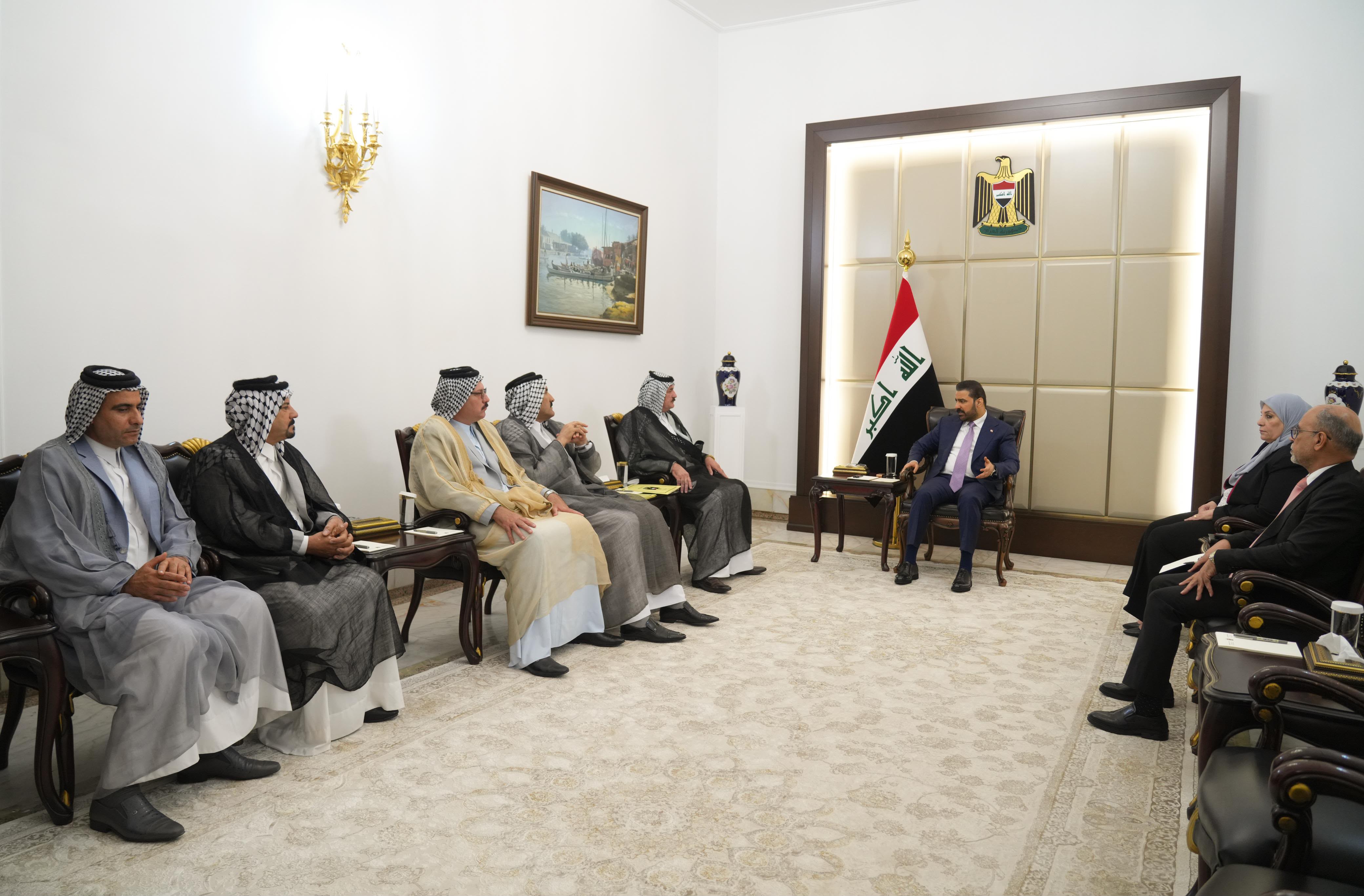 الزيدي يؤكد مواصلة الحكومة دعم القطاع الزراعي ومعالجة المعوقات التي تواجه الفلاحين