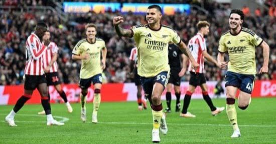 آلارسنال يتصدر الدوري الإنجليزي بثنائية أمام سندرلاند