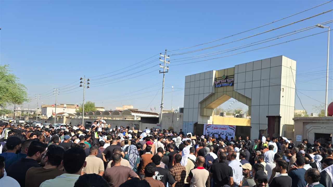 بسبب تأخر الرواتب.. متعاقدو تربية البصرة يعلنون الاعتصام المفتوح أمام المديرية