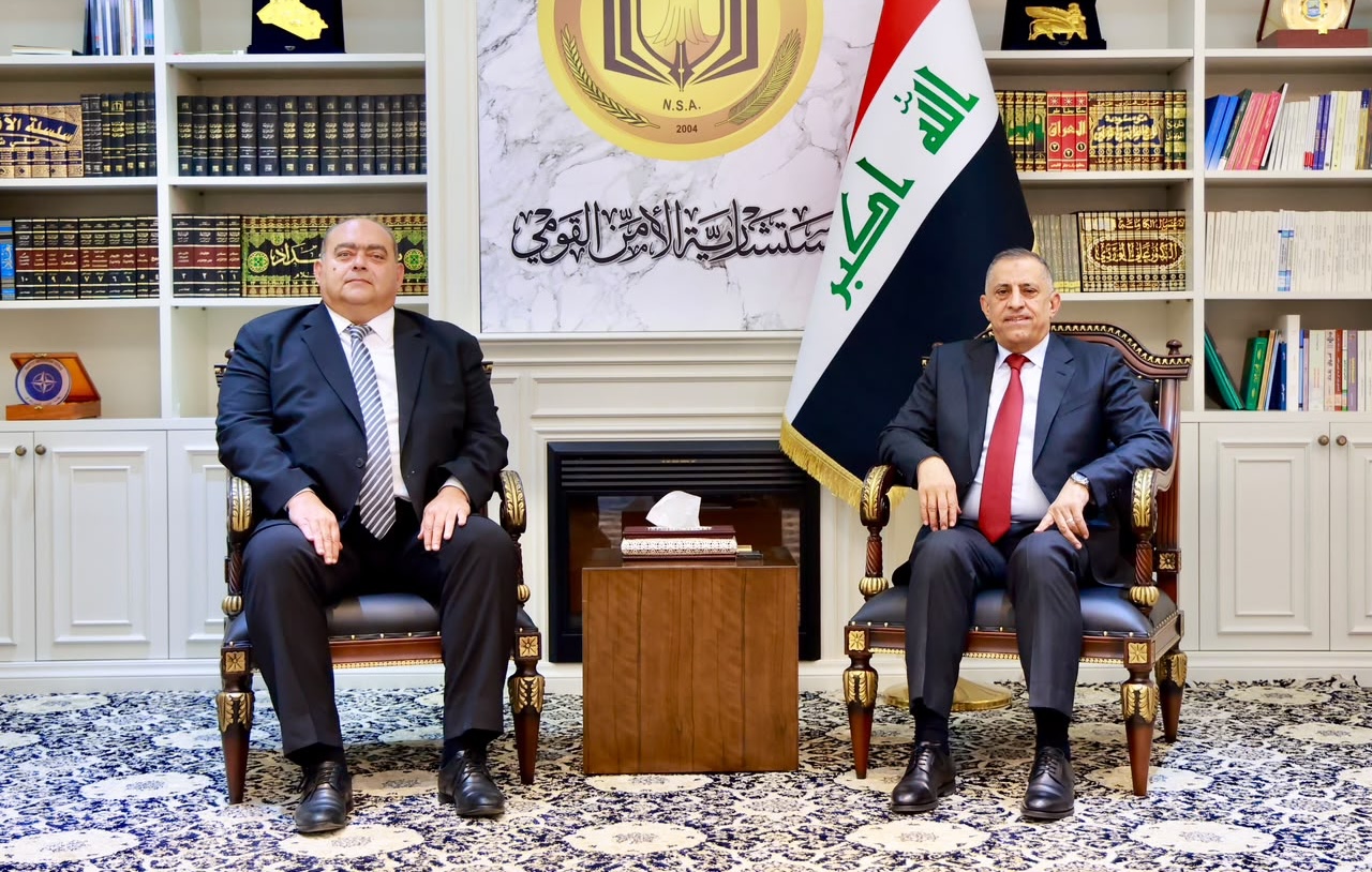 خلال لقائه سفير رومانيا.. العبودي يؤكد .. الحكومة العراقية تعمل على إنهاء التواجد الأجنبي وحصر السلاح بيد الدولة