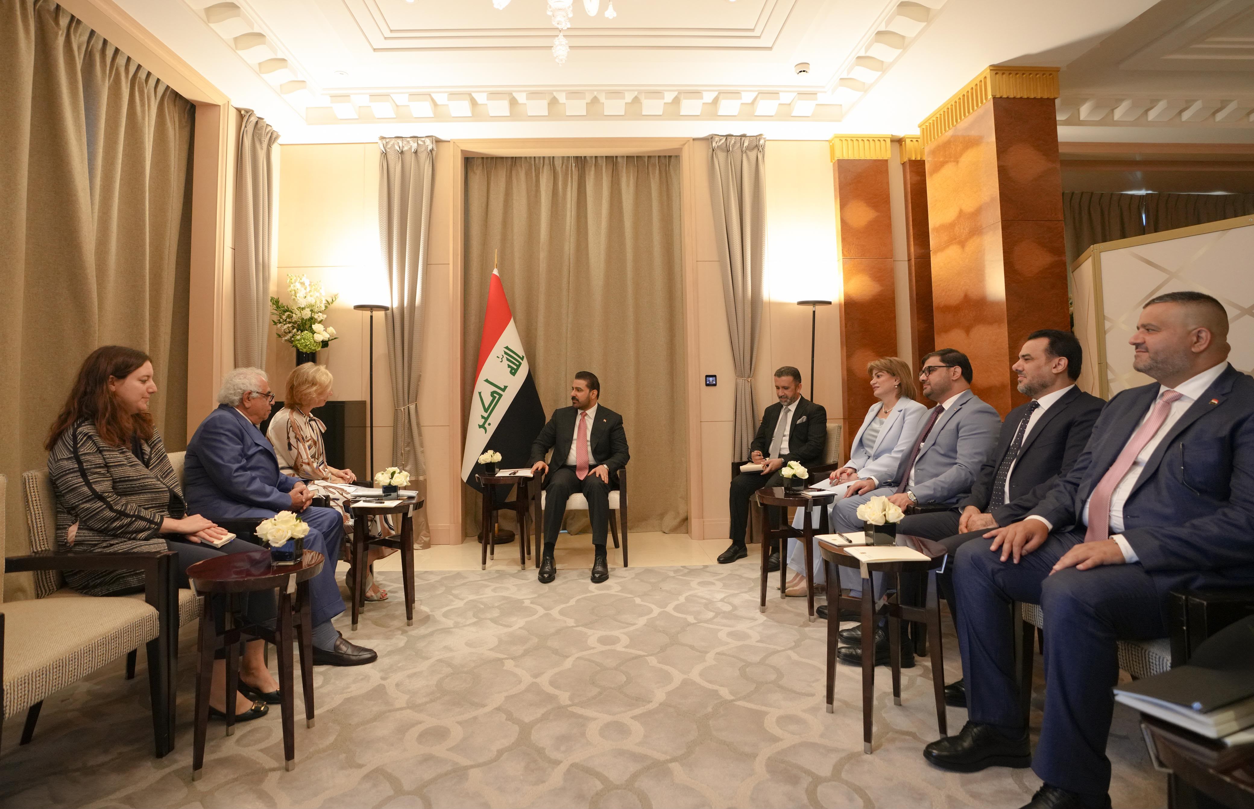 الزيدي : العراق يتجه بقوة نحو التنمية الشاملة والحكومة تسعى الى بناء اقتصاد اكثر قدرة على مواجهة التحديات