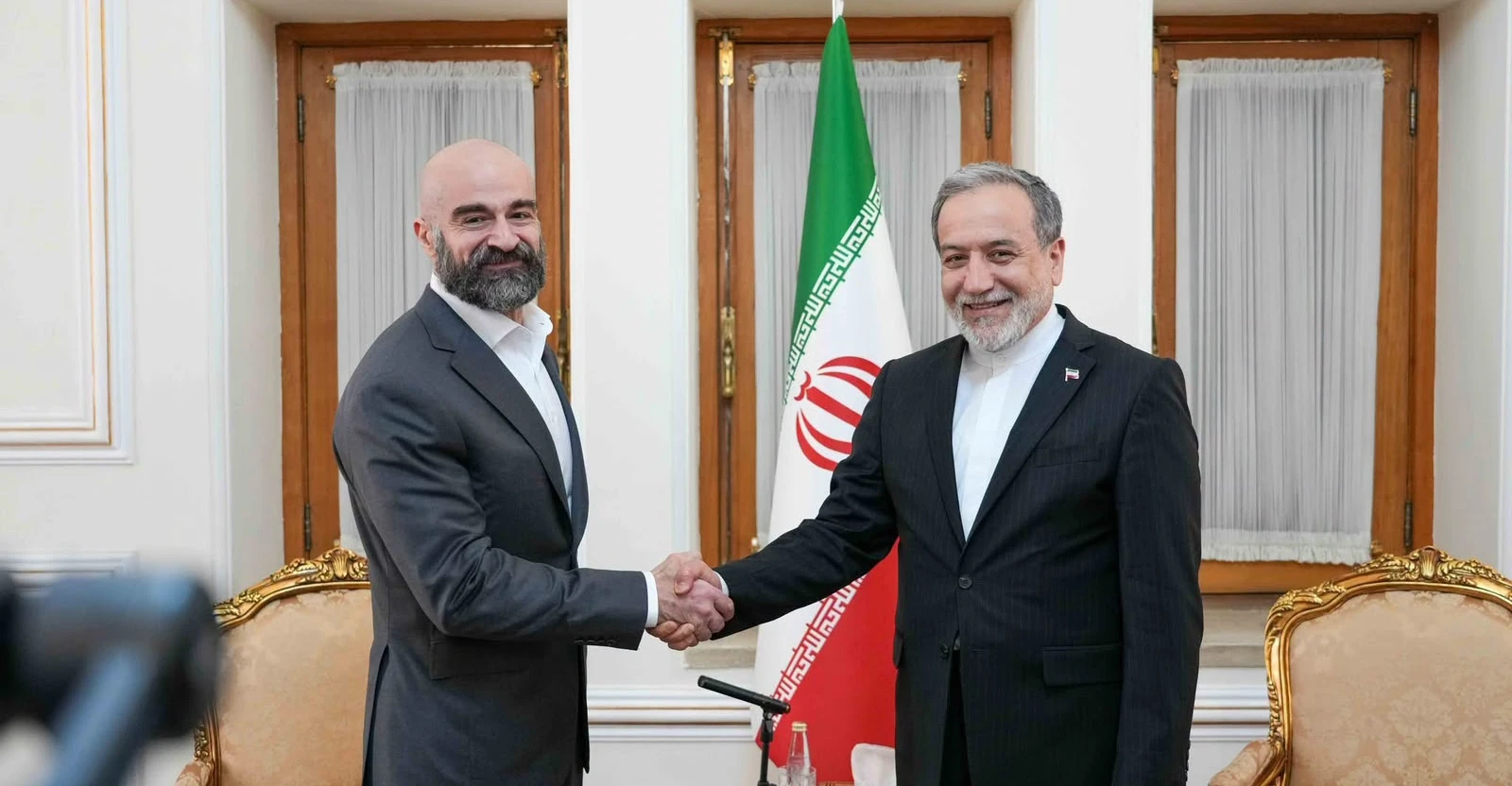 طالباني من طهران: إقليم كوردستان يحترم أمن وسيادة دول الجوار