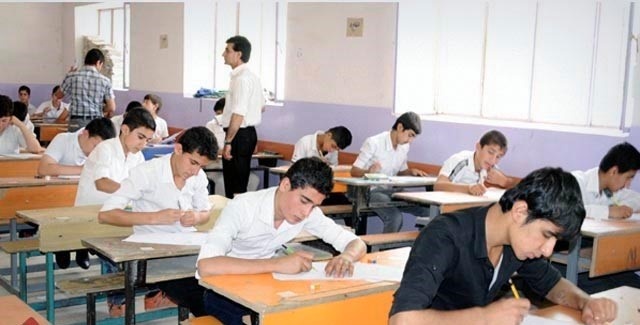 كتلة نيابية تطالب بتعديل ضوابط الامتحانات ومنح الطلبة فرصا للنجاح
