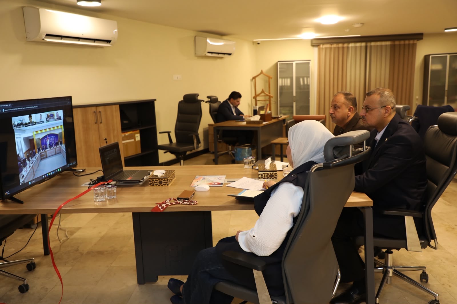 العراق وأوزبكستان يبحثان اتفاقية تنظيم النقل البري