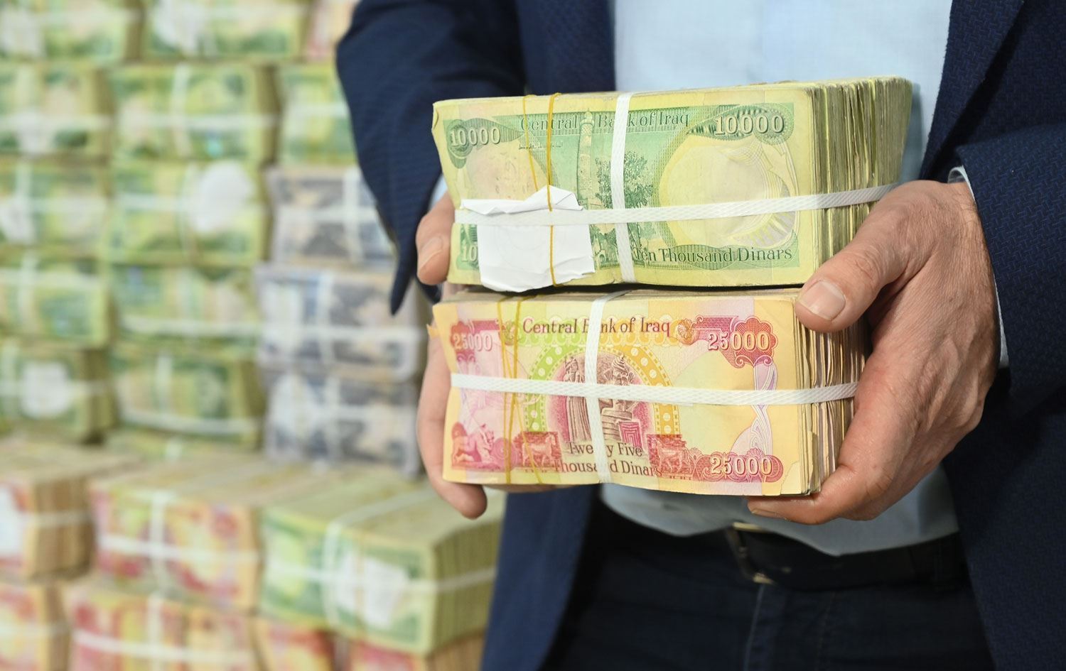 بدء تمويل رواتب دوائر التمويل الذاتي لشهر أيلول الحالي
