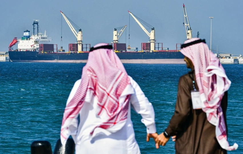 تقرير: دول عربية تبحث عن “تحالف” مع إسرائيل