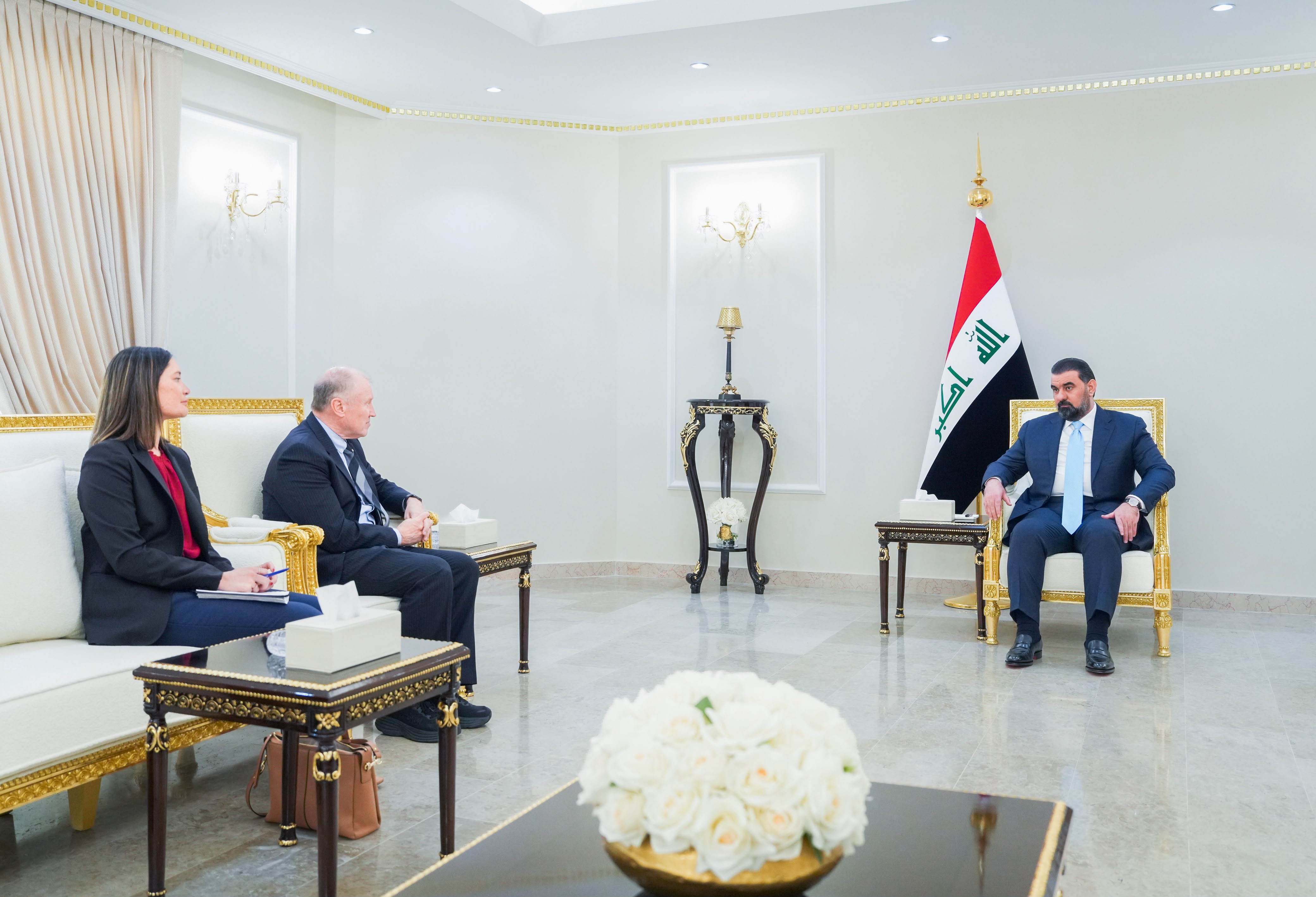 رئيس مجلس النواب يبحث مع السفير الأسترالي تعزيز العلاقات الثنائية والتطورات الاقليمية