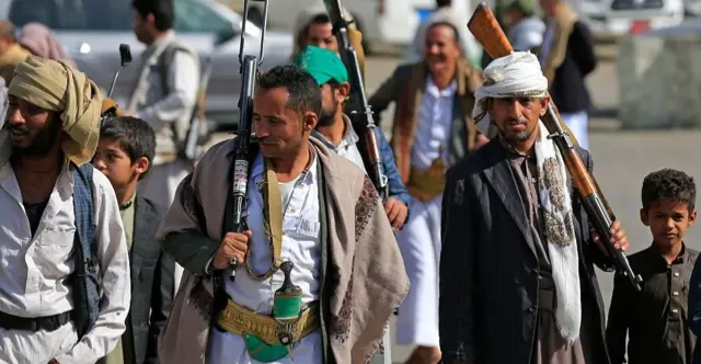 بينها العراق.. مسؤول يمني يكشف عن 4 دول “تدعم وتدرب” الحوثيين