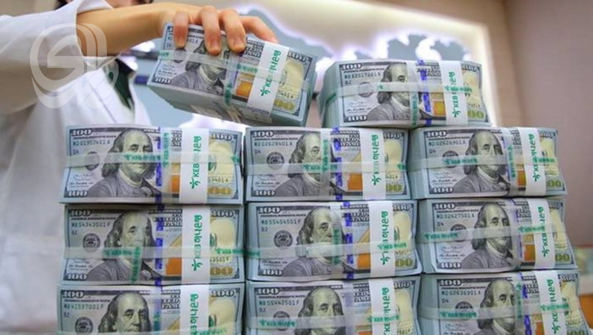 أسعار صرف الدولار تتجاوز الـ160 ألف دينار