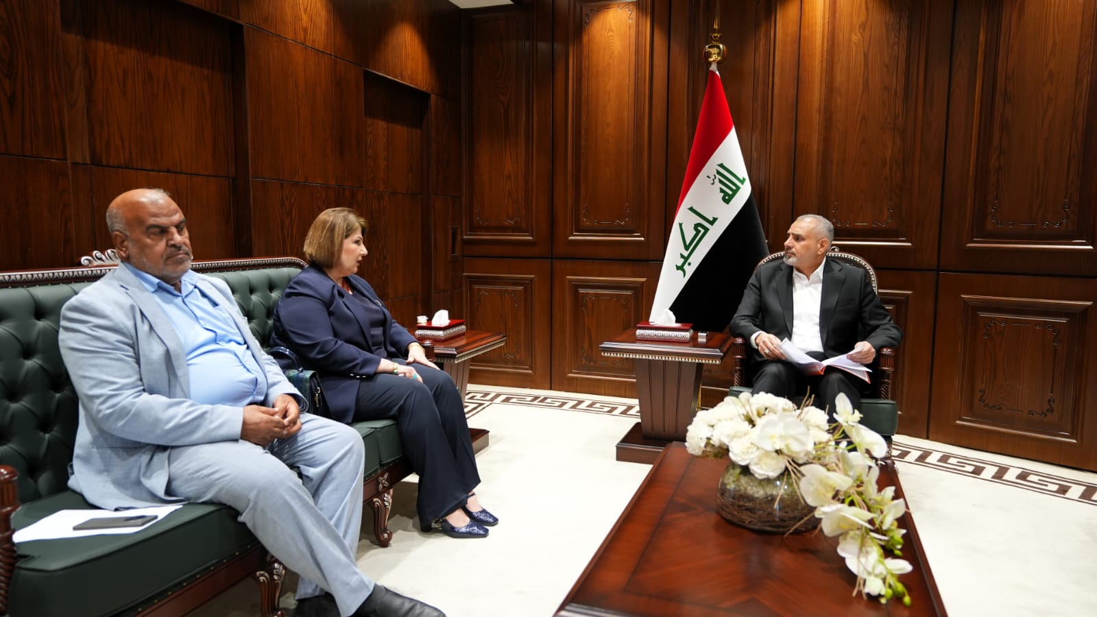 فيحان يناقشُ مع الجهاتِ المعنيةِ تعديلَ قانونِ الناجياتِ الإيزيديات
