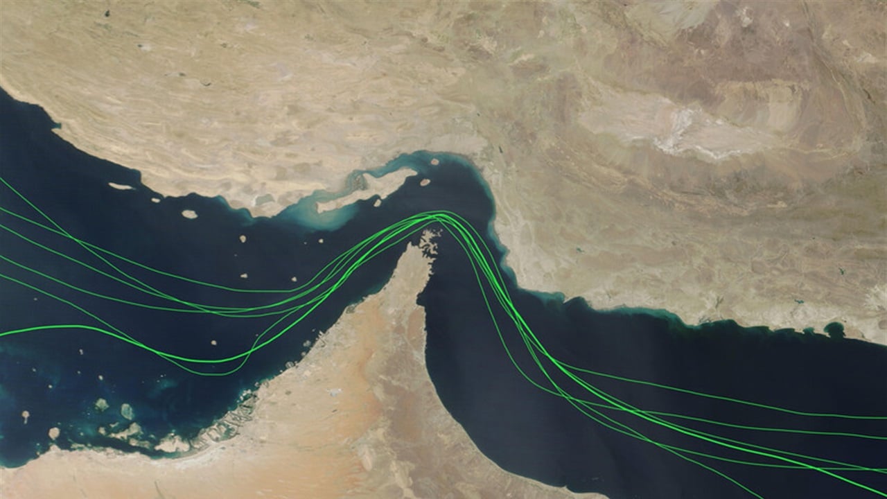 العراق يستحوذ على 35% من صادرات النفط الخارجة عبر مضيق هرمز