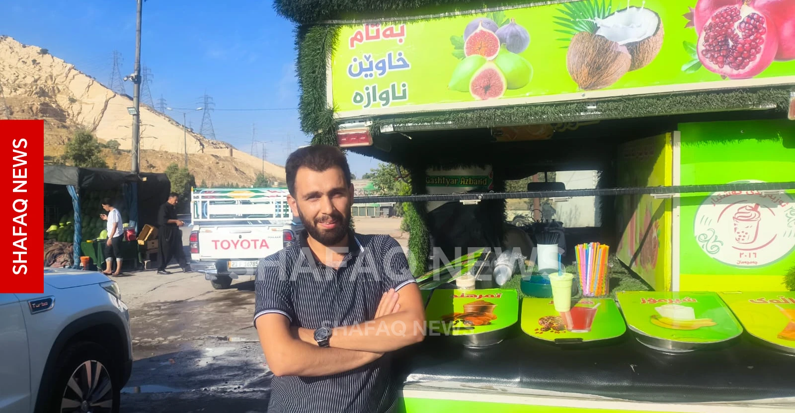 “لم ينتظر الوظيفة”.. شاب يحول سيارته لمشروع “منعش” على طريق كركوك – السليمانية (صور)