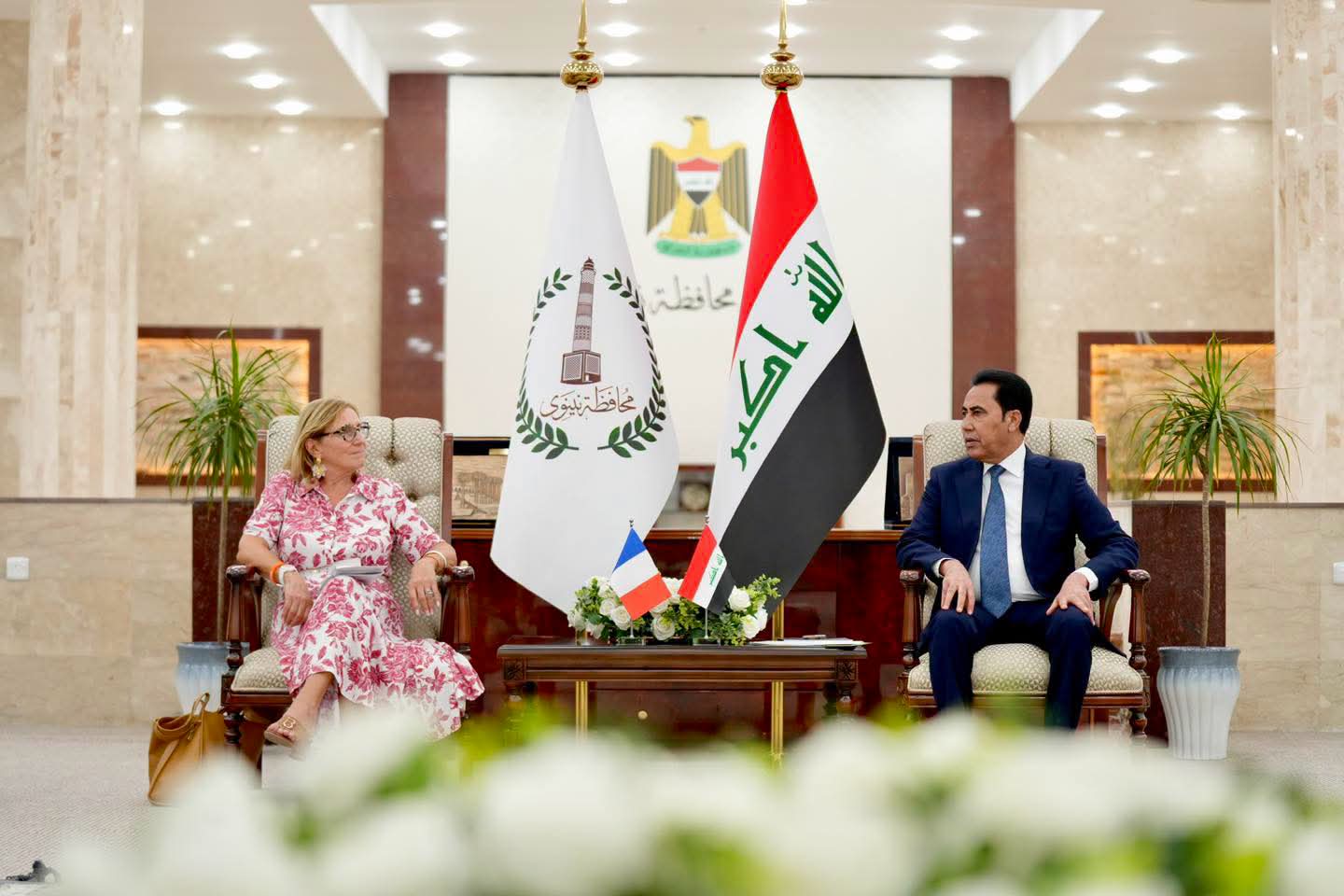 وفد فرنسي يبحث مع محافظ نينوى دعم اعمار المدينة القديمة وتطوير مواقعها التراثية