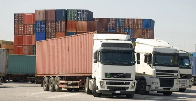 تصدير بضائع بقيمة تجاوزت 453 مليون دولار عبر معبر مهران الحدودي مع العراق