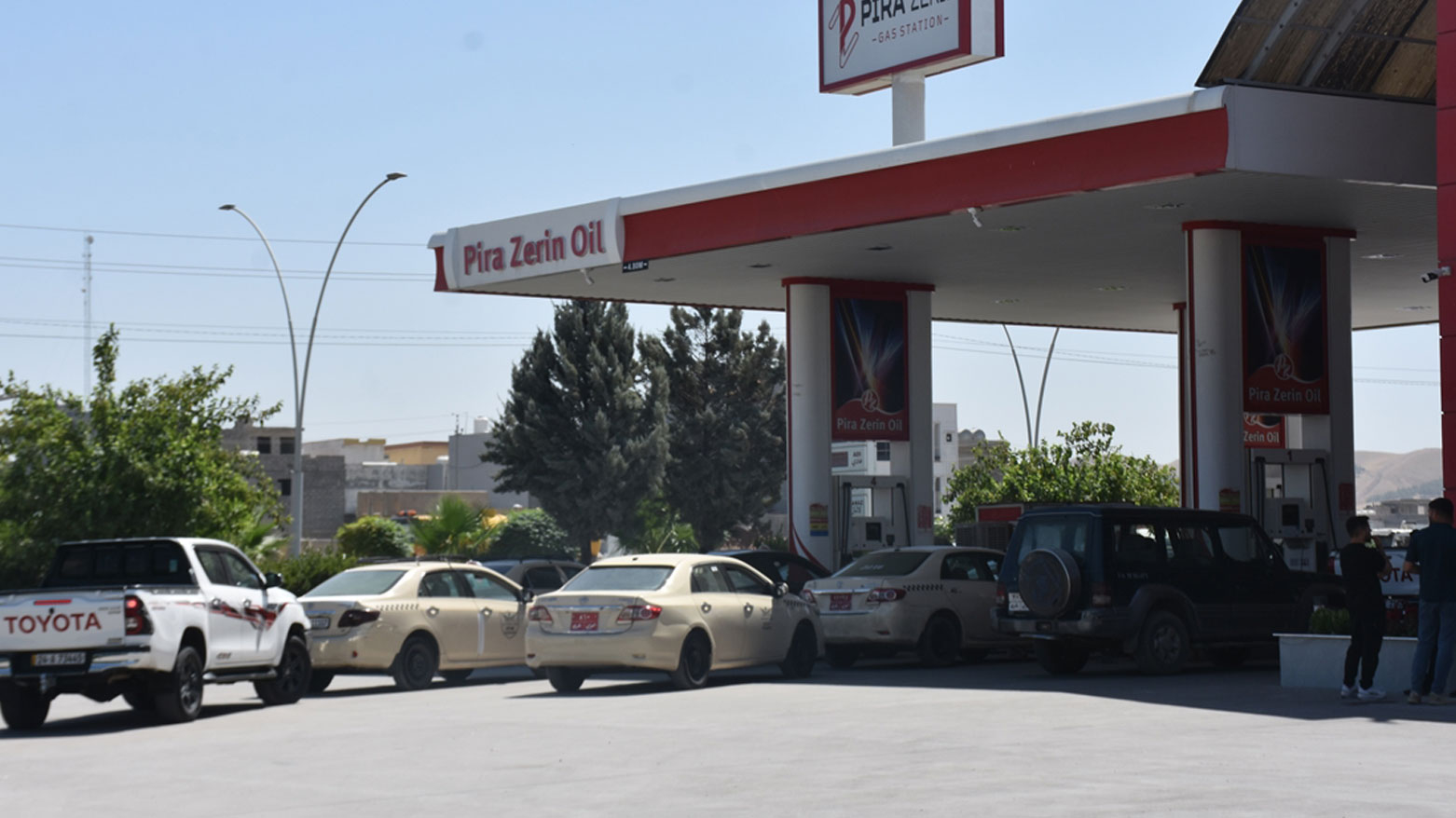 الثروات الطبيعية: تدفق شحنات الوقود عبر الحدود يسهم في تراجع أسعار البنزين التجاري