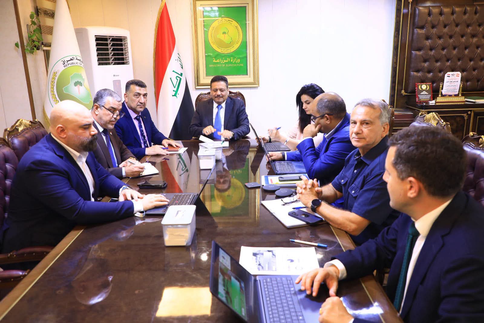 وكيل وزارة الزراعة يبحث مع وفد من البنك الدولي دعم وتمويل مشاريع زراعية في القطاعين النباتي و الحيواني