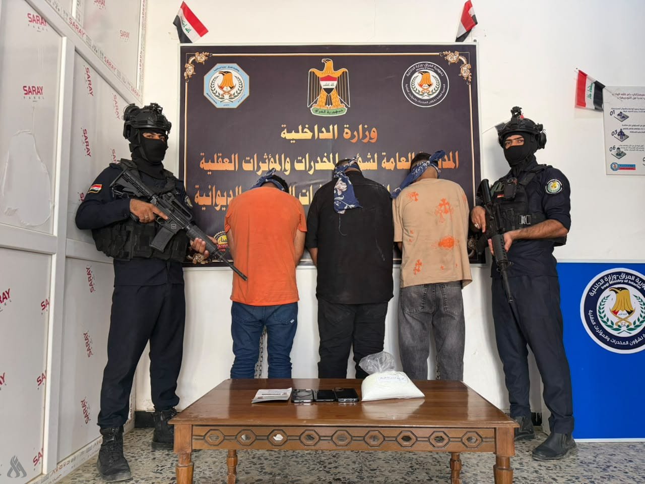 القبض على 3 متهمين بينهم أجنبي بحوزتهم 1.5 كغم من الكريستال في الديوانية