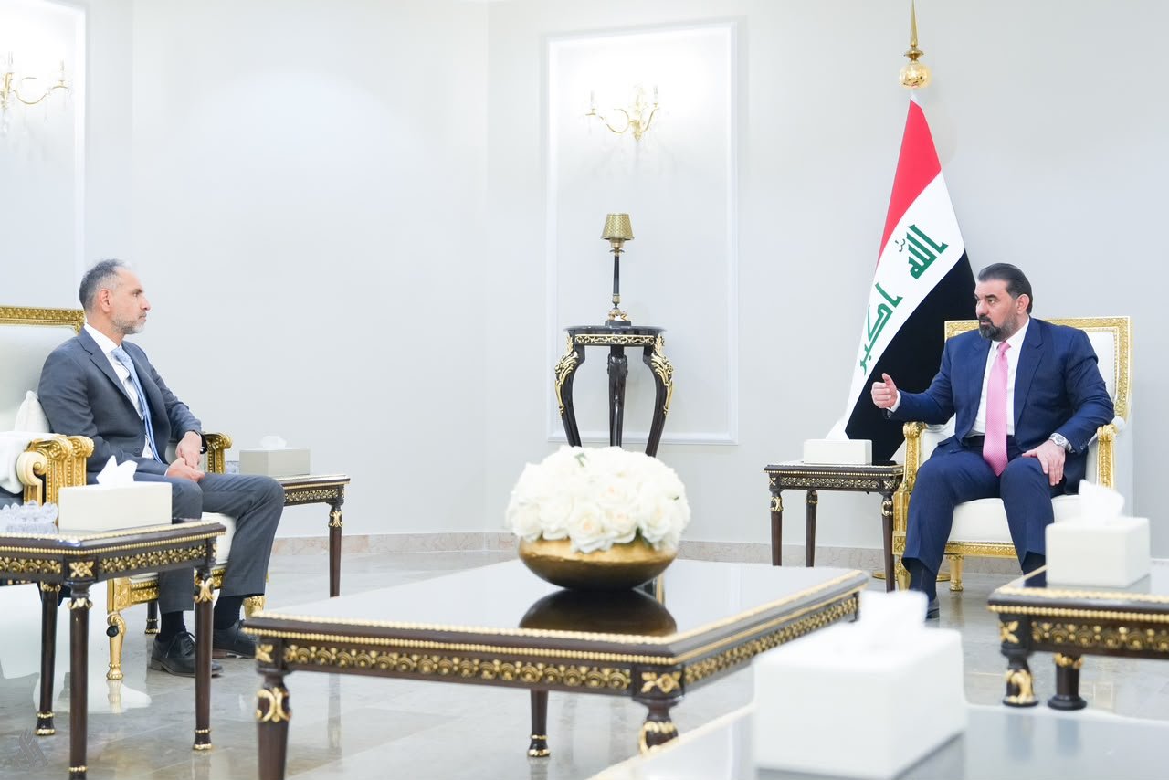 الحلبوسي يؤكد موقفَ العراق الثابت الداعي إلى تغليب لغة الحوار والدبلوماسية بالمنطقة