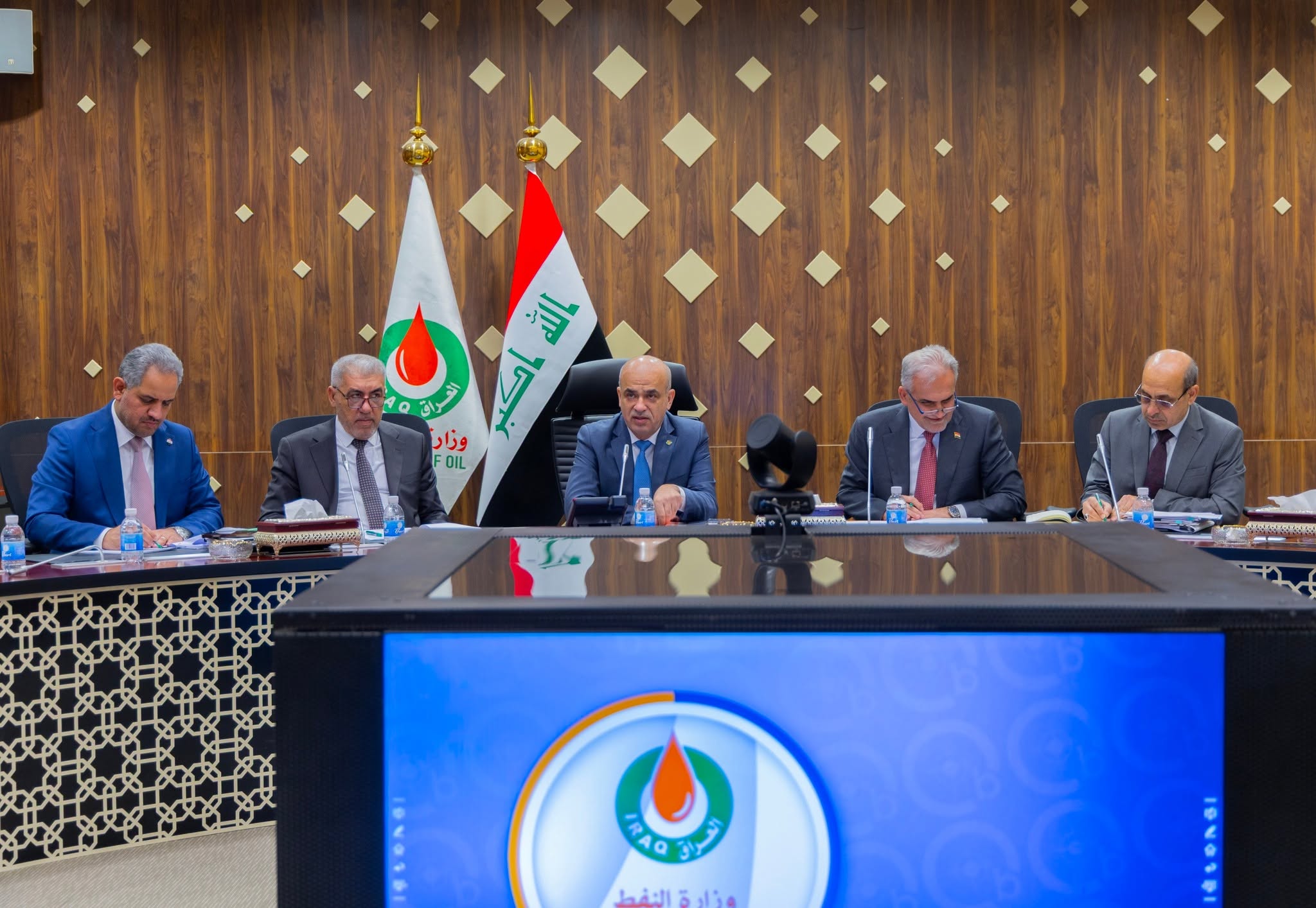 وزارة النفط تكثف جهودها لتطوير الحقول وتسريع عمليات الاستكشاف والإنتاج