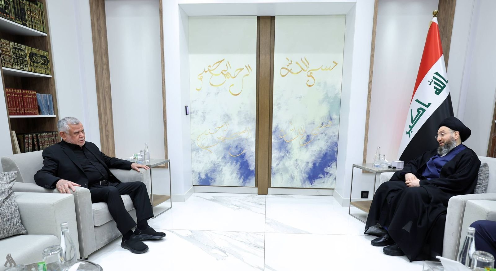السيد الحكيم والعامري بيوم السيادة: أهمية مواجهة التحديات بمزيد من التماسك الداخلي