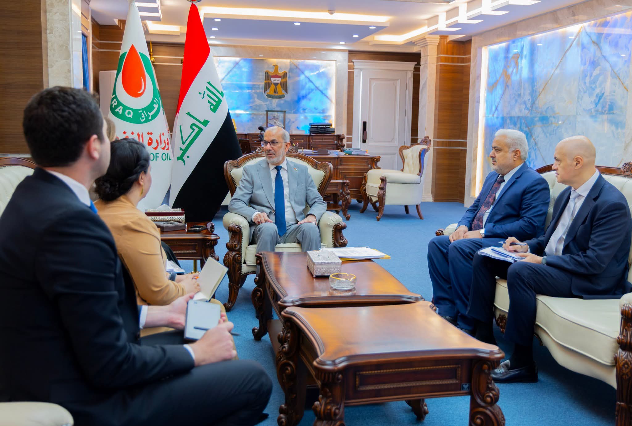 وزير النفط يؤكد أهمية دور المؤسسات المالية الدولية الرصينة والشفافة في دعم مسارات التنمية الاقتصادية في العراق