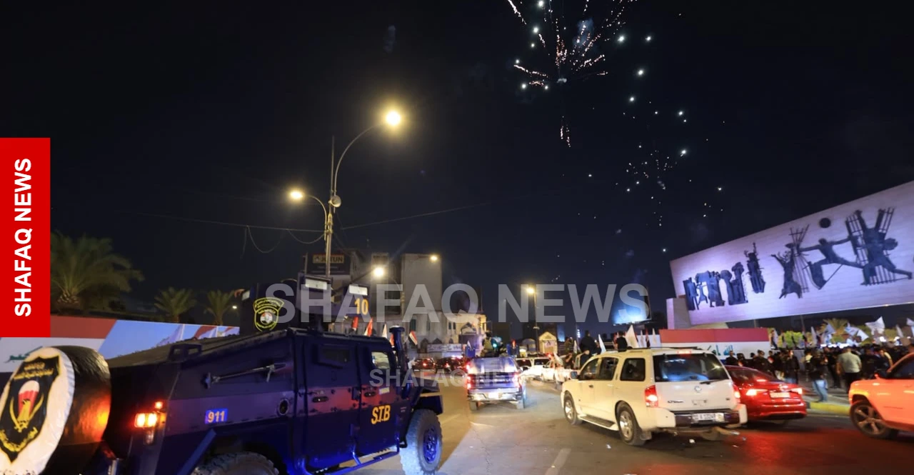 بغداد.. احتفالات ليلية في ساحة التحرير بمناسبة يوم السيادة (صور)