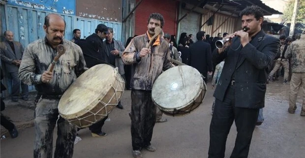 من الأعراس إلى الجنائز.. الدهل صوت لا يصمت في كرمانشاه