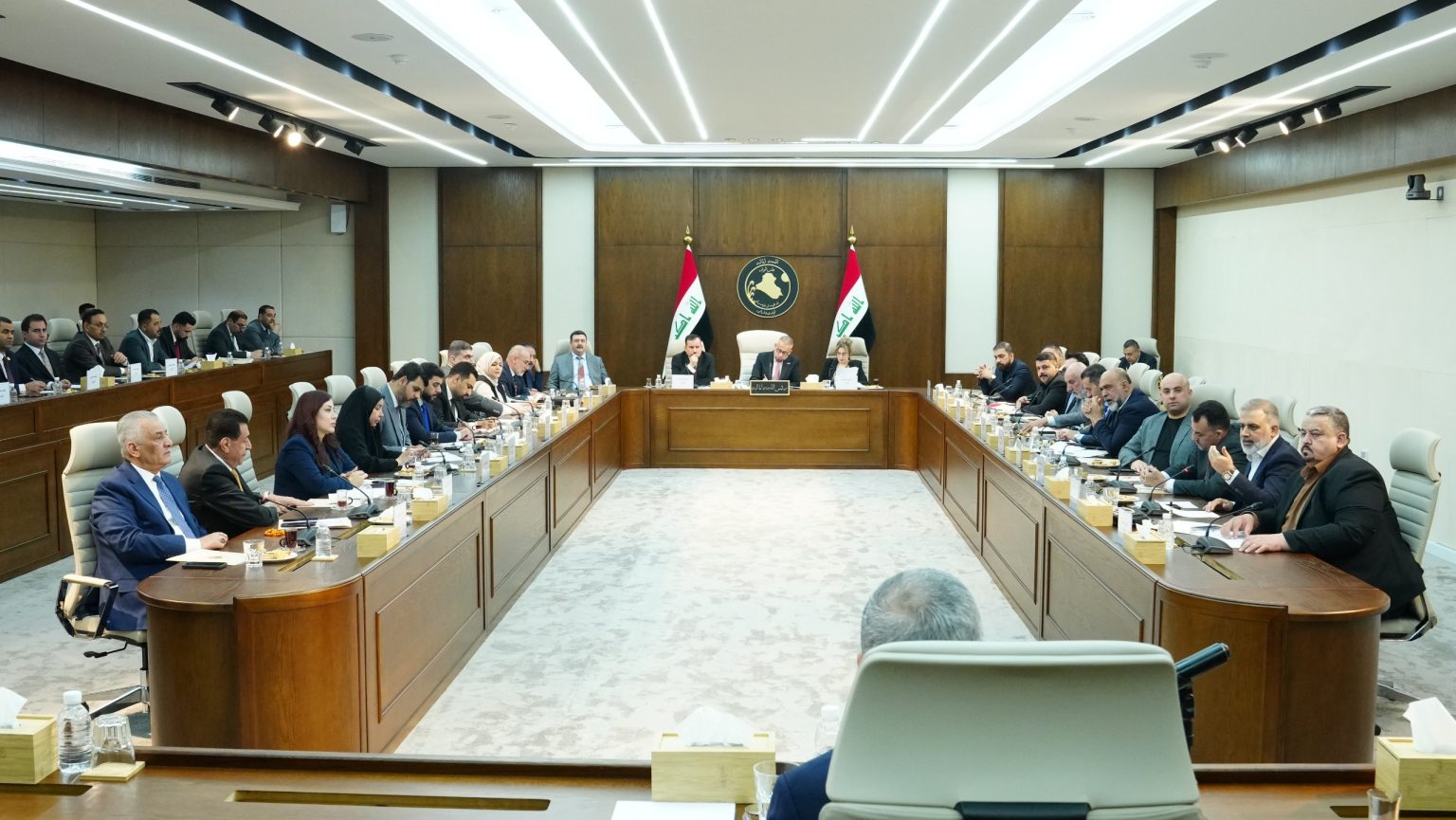 نحو موازنة أقل اعتماداً على النفط.. اجتماع نيابي مع وزير المالية لبحث مسودة مشروع قانون الموازنة