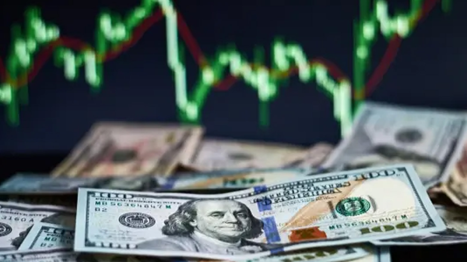 تضارب أسعار الصرف يُربك الأسواق العراقية ويشل حركة التجارة في بغداد