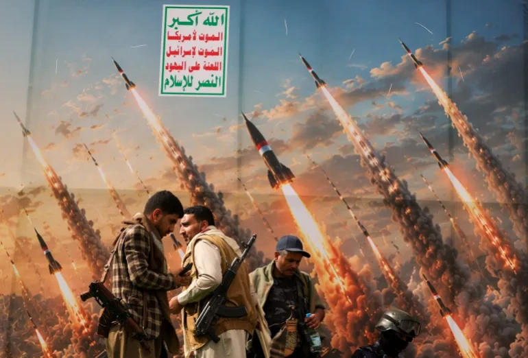 الحوثي يعلن استهداف مطاري نجران والملك خالد في السعودية