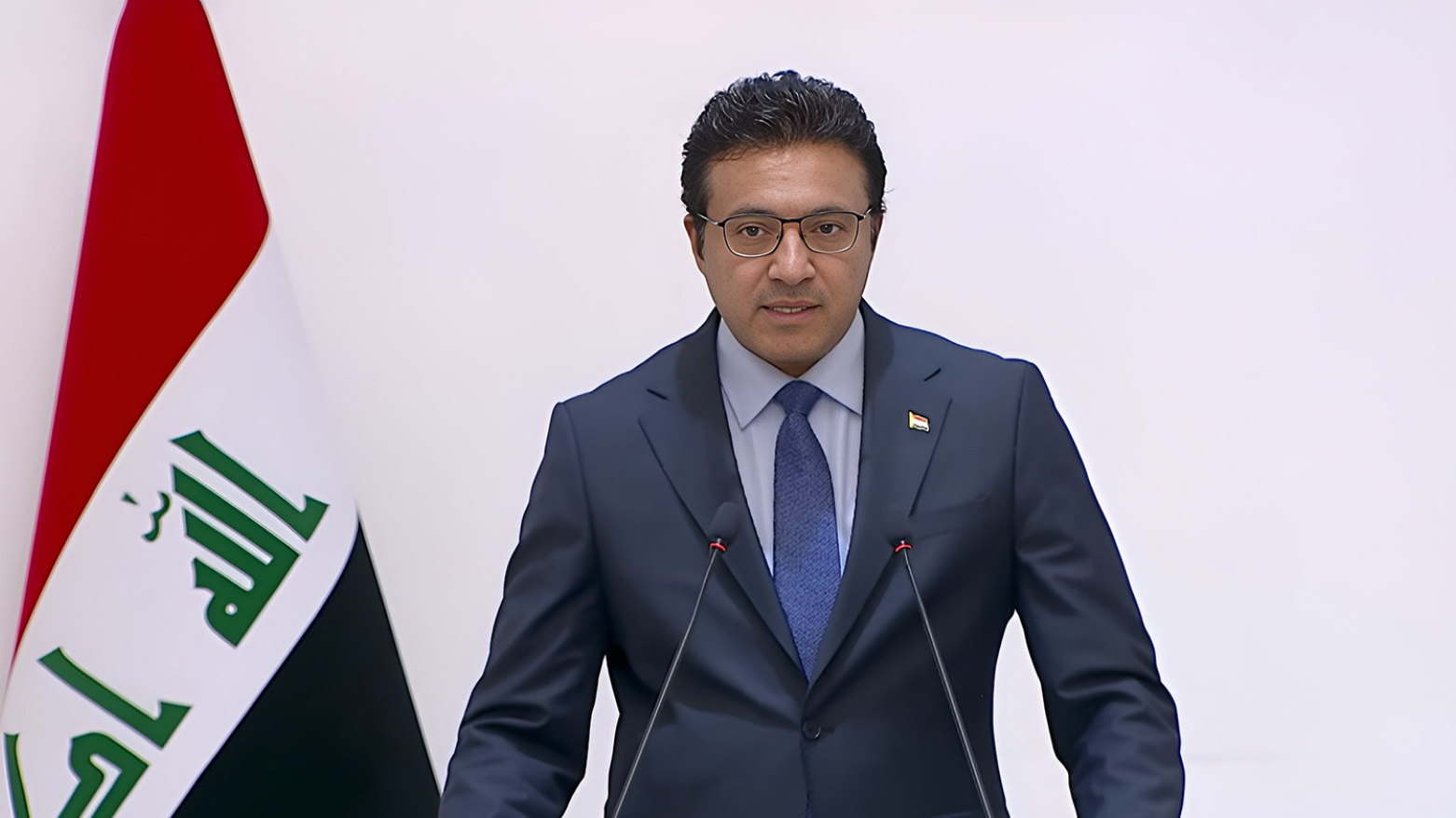 العبودي: خطة حكومية للوصول بالدولار الموازي إلى 1550 ديناراً قريباً