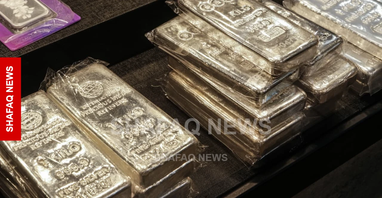 الذهب يهبط 1.8% مع تصاعد توقعات رفع الفائدة الأميركية