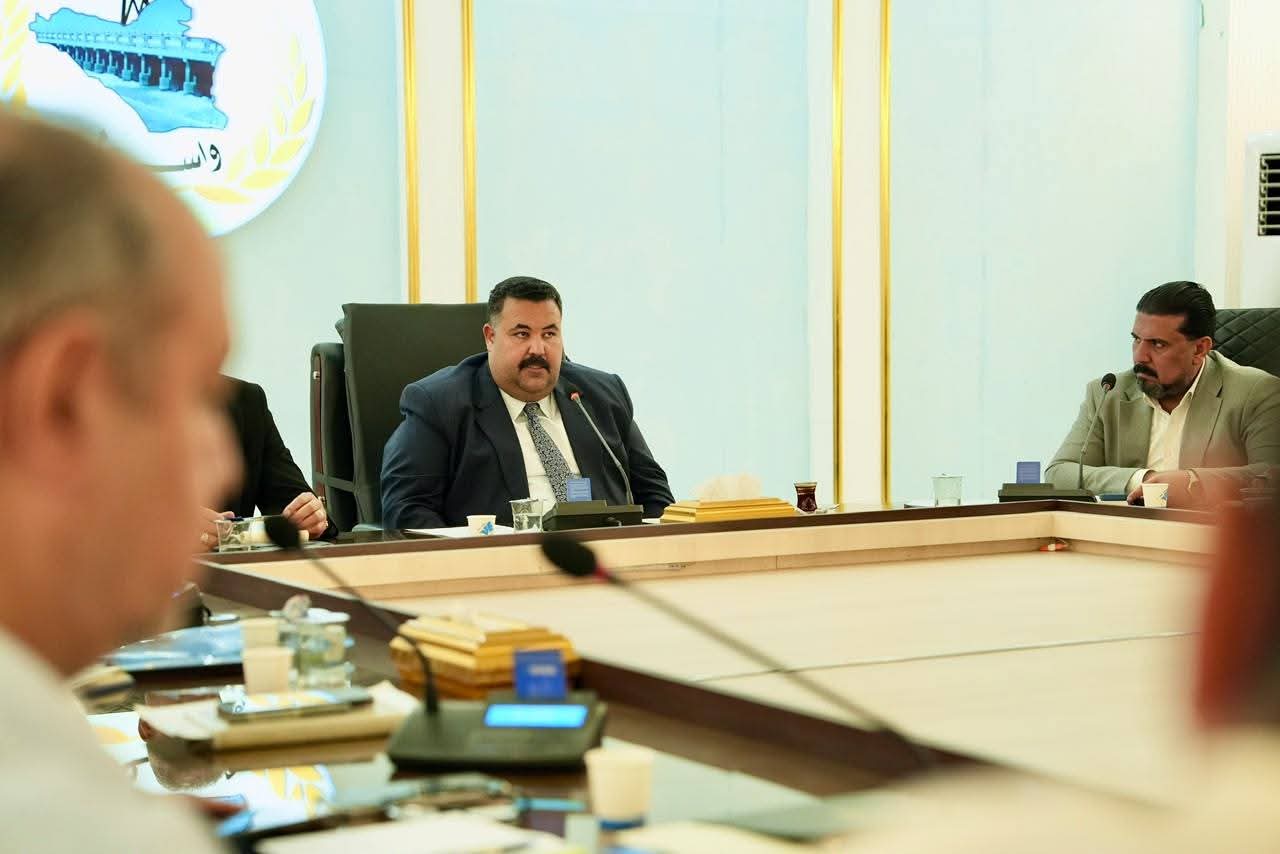 محافظ واسط يبحث الاستعدادات لتنفيذ مبادرة وطن